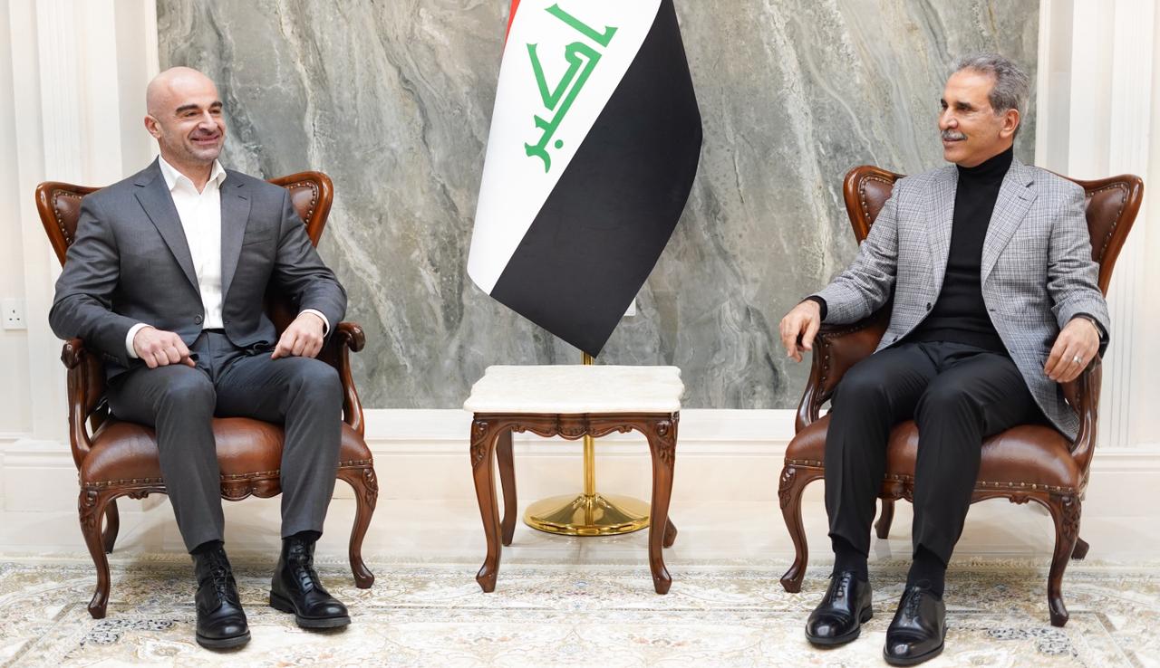 رئيس مجلس القضاء الأعلى في العراق فائق زيدان خلال استقباله رئيس الاتحاد الوطني الكوردستاني بافل طالباني: جلسة مجلس النواب الجديد الأولى يوم 29 كانون الأول يجب أن تنتهي بحسم تسمية رئيس مجلس النواب ونائبيه، ولا يمكن دستورياً وقانونياً تأجيلها أو تمديدها 