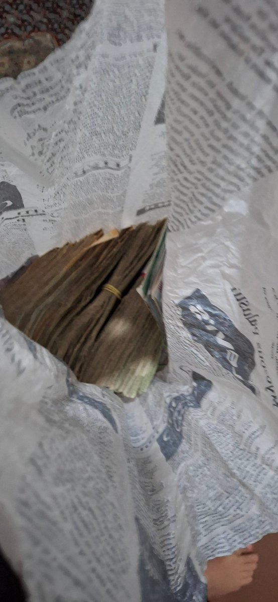 در زمان های قدیم که کارت ب کارت نبود، مردم پولاشونو اینجوری میبردن بانک.