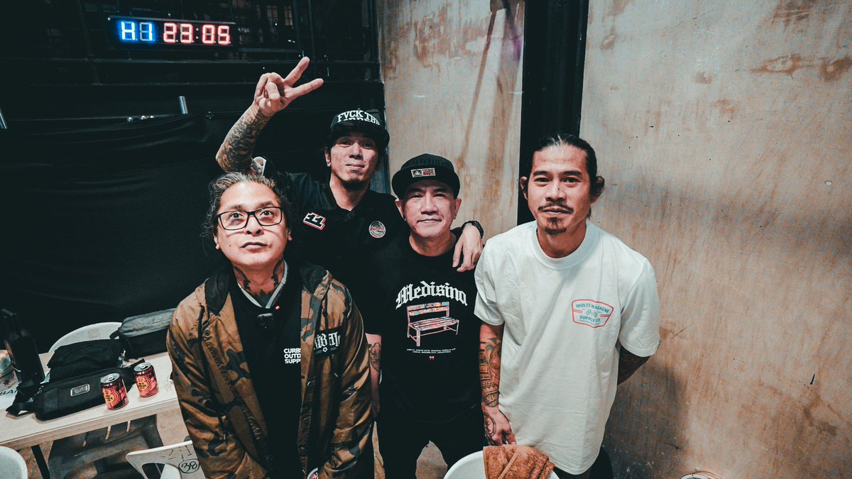 UDUB Presents / Year Ender 
Backstage hits 🌹

📸 Manu Gentoo