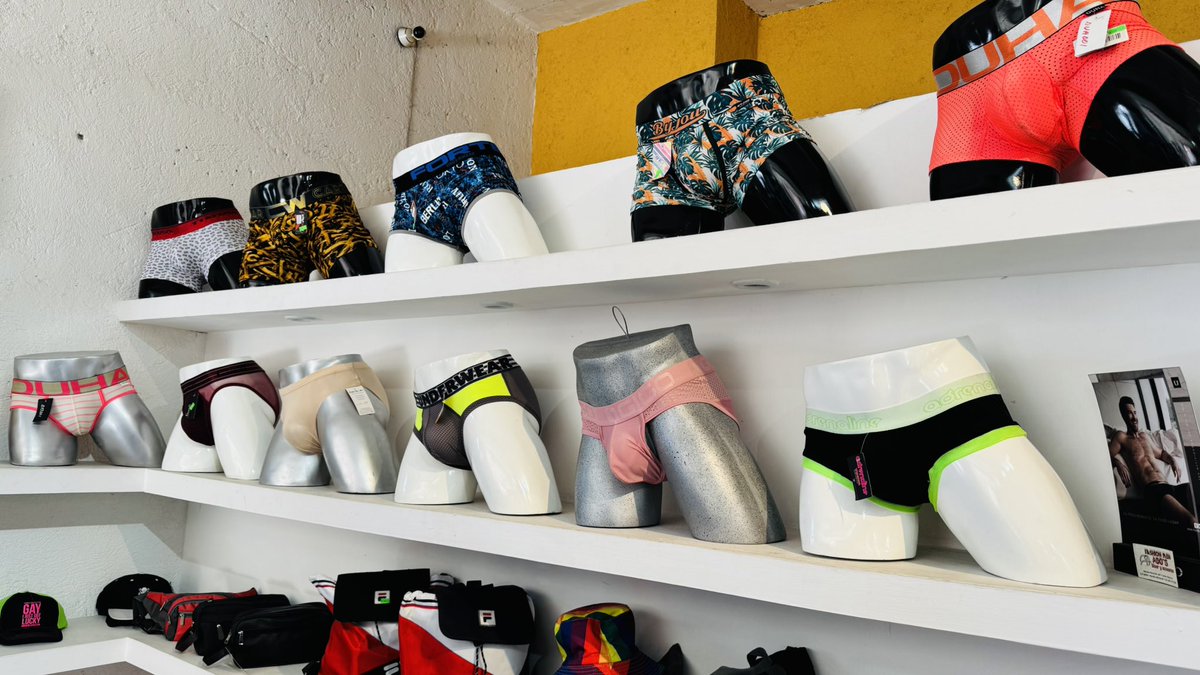 DeInterios's tweet image. Este 24 de diciembre tendremos descuentos desde 20, 30 y 50 %  estará abierto hasta las 8:00 pm. 
"FELIZ NAVIDAD"