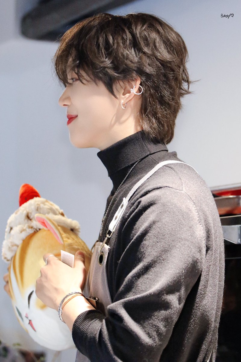 𝟤𝟧𝟣𝟤𝟤𝟢 𝘤𝘢𝘧𝘦 𝘦𝘷𝘦𝘯𝘵
🐱
#임영민 #LIMYOUNGMIN #イムヨンミン