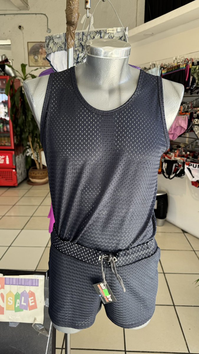 DeInterios's tweet image. Este 24 de diciembre tendremos descuentos desde 20, 30 y 50 %  estará abierto hasta las 8:00 pm. 
"FELIZ NAVIDAD"