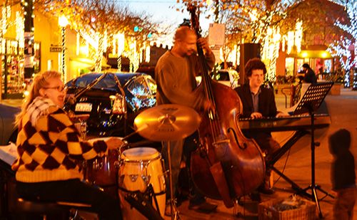 Earthsake's tweet photo. Welcome to the final shopping weekend before Christmas.   Shop earthSake on Fourth for deals, gift wrapping, live music, cider, holiday lights &amp; more. - https://t.co/EjltZ96JGP https://t.co/MyQL8qMMFg