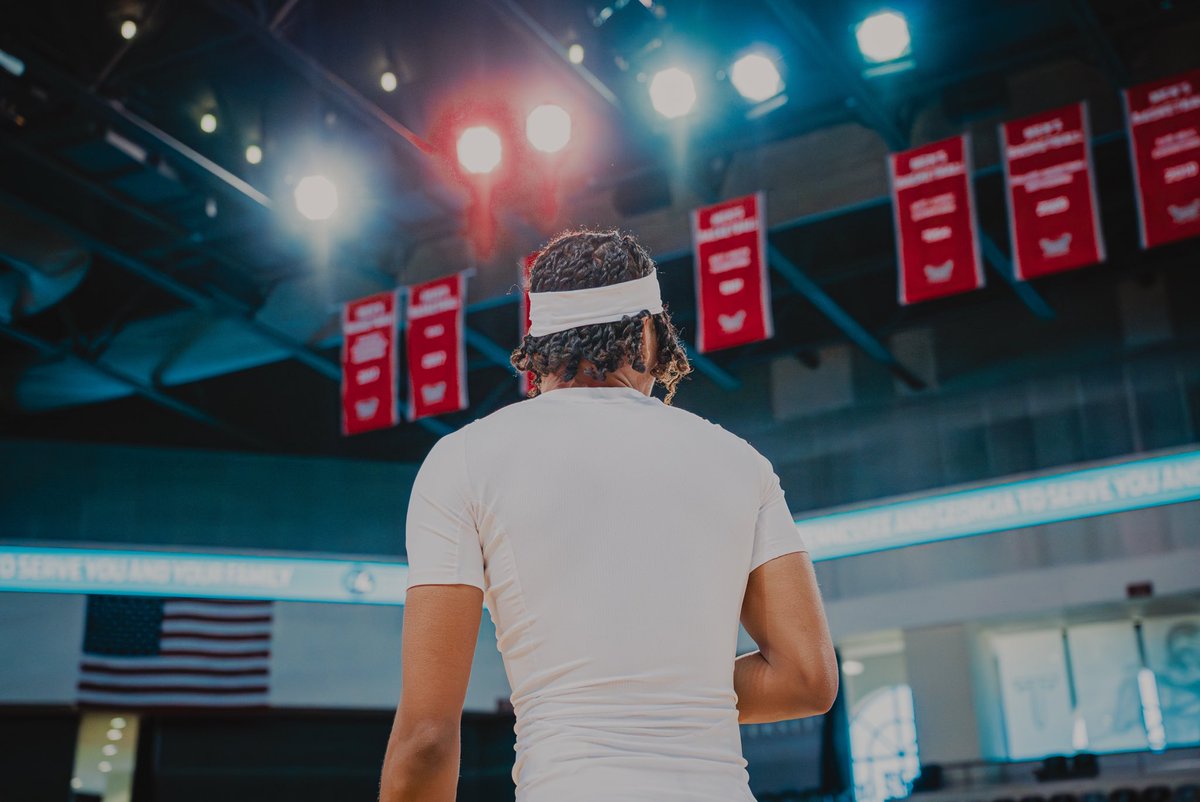 TroyTrojansMBB's tweet image. All eyes on Trojan Arena ⚔️

#TakeTheStairs | #OneTROY ⚔️🏀