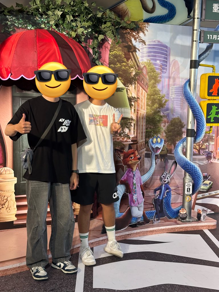 「我只是一隻無可救藥的貓
    愛上了 就決定毫無保留啊」