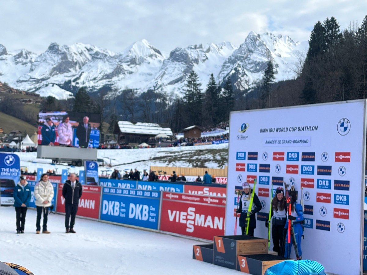 FranceOlympique's tweet image. À 48 jours des Jeux Olympiques de Milan-Cortina, la Commission olympique du #CNOSF était présente au Grand-Bornand pour encourager l’équipe de France de biathlon lors des poursuites féminine et masculine, marquées par la victoire de Lou Jeanmonnot et la 2e place d’Émilien…