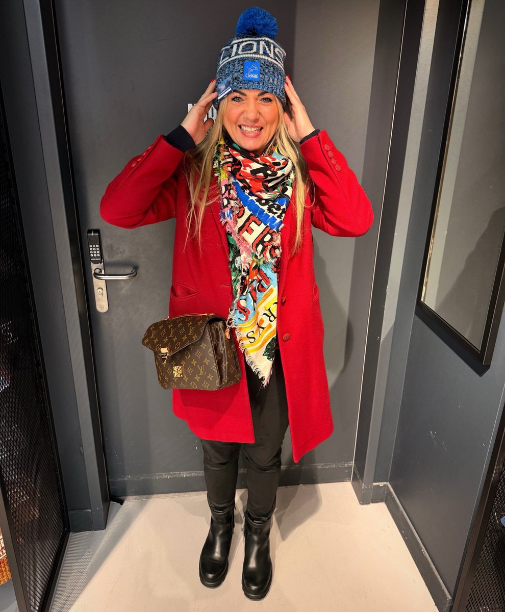 • Lᴀᴜʀᴀ Jᴜʟɪᴀ • tweet media