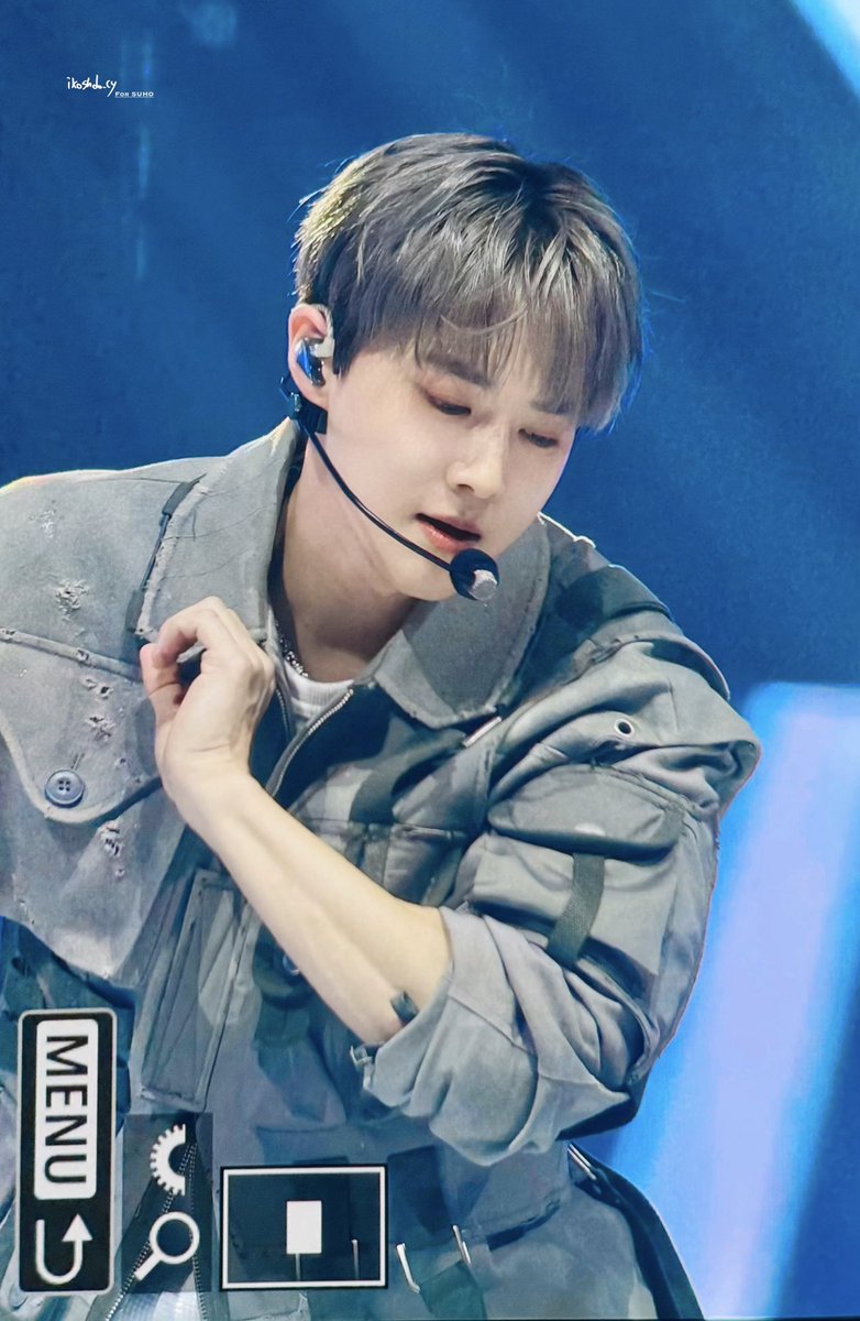 ikoshdo_522's tweet photo. 251220 MMA
-🥵 🙌🏻 ❤️‍🔥🥊🥊🥊

#SUHO #수호 #준면 #スホ #EXO 
#金俊勉 #엑소 #weareoneEXO 
#SUHO_MMA2025 #EXO_MMA2025 https://t.co/MNbuXOueid
