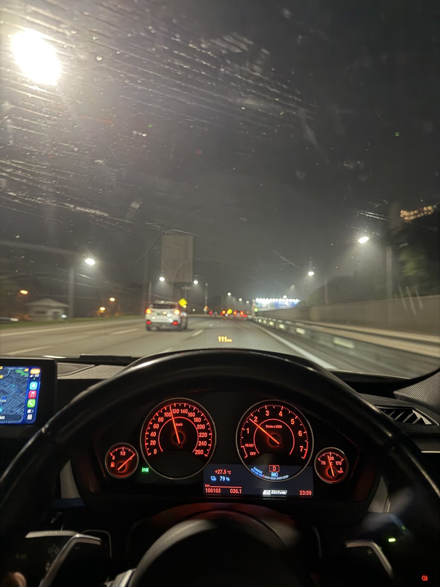 Acadhakim's tweet photo. Finally its mine…my Dec’25 big purchase is here, B48 hybrid ZF8
240km/h tu selamba dia pergi🚗💨
#TheUltimateDrivingMachine https://t.co/DCU8X4uk6E