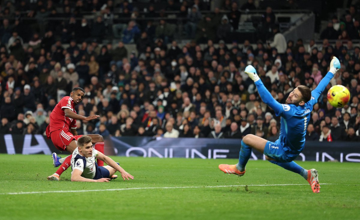 Florian Wirtz with his first Premier League assist for Alexander Isak to open the scoring 👏

The...
