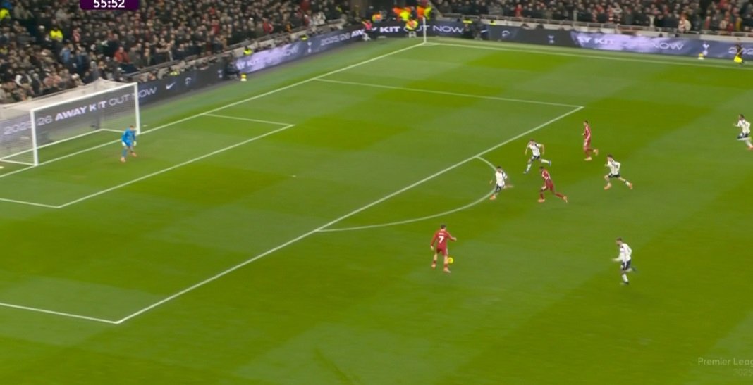 إيزاك يبرهن لـ آرني سلوت أنه لس صحيح تواجده على دكة البدلاء ويسجل الهدف الأول لـ ليفربول في شباك توتنهام 