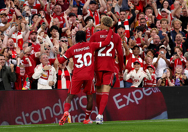 Mercado_Ingles's tweet photo. Esto era lo que los hinchas del Liverpool estaban esperando por meses, que todos los nuevos fichajes aportaran para el partido.

⚽️ Alexander Isak
🅰️ Florian Wirtz
⚽️ Hugo Ekitike
🅰️ Jeremie Frimpong https://t.co/JuZZi5dsWe