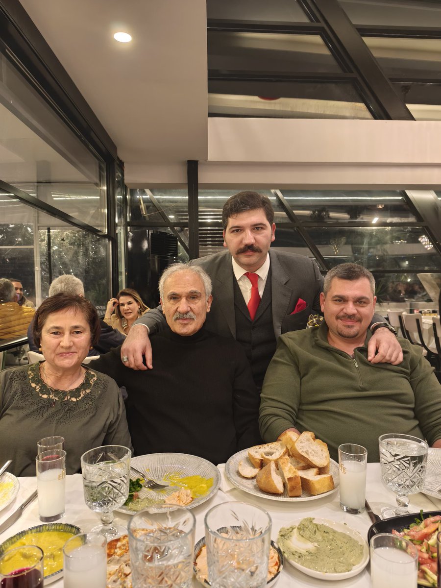 cagdascevremuh's tweet photo. Çağdaş Çevre Mühendislik Ailesi olarak geleneksel yılbaşı yemeğimizde bir aradaydık.

Daha güçlü, dinamik, umutlu ve başarılı nice senelere 🎄⛄️❄️ 

#Hoşgeldin2026
#ÇağdaşÇevreMühendislik 
#ÇevreDeyinceÇağdaşÇevre ∞ https://t.co/0Tb1hmKZ6e