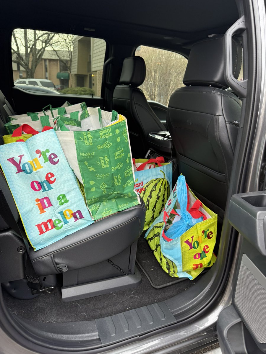 Katie Logan tweet media