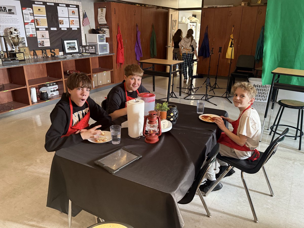🍕 Business Math 7 put their homemade pizza sauce to the test with mini pizzas!
From cost analysis to flavor testing, students calculated, created, and critiqued their way to the perfect sauce. Real math. Real food. Real learning. <a href="/ByronBears/">Byron Public Schools</a> <a href="/ByronMSBears/">Byron Middle School</a>