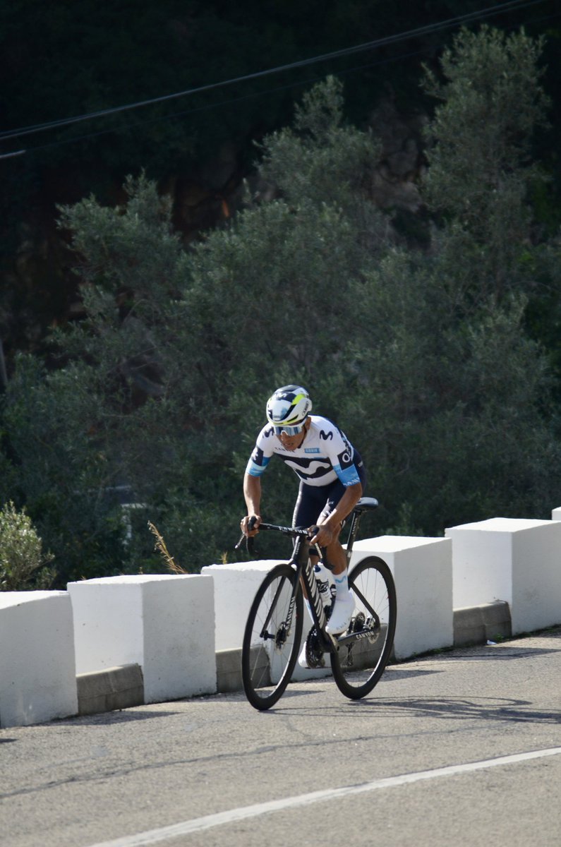 Movistar_Team's tweet photo. 🇨🇴 Legend 🦅 @NairoQuinCo

#RodamosJuntos https://t.co/pbnLl6tIh3