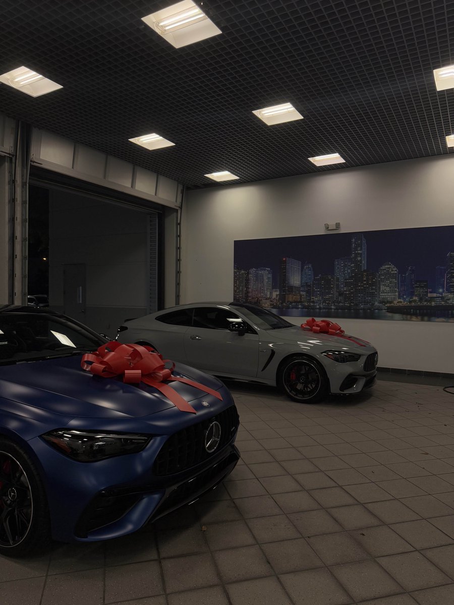 Sean trades tweet media