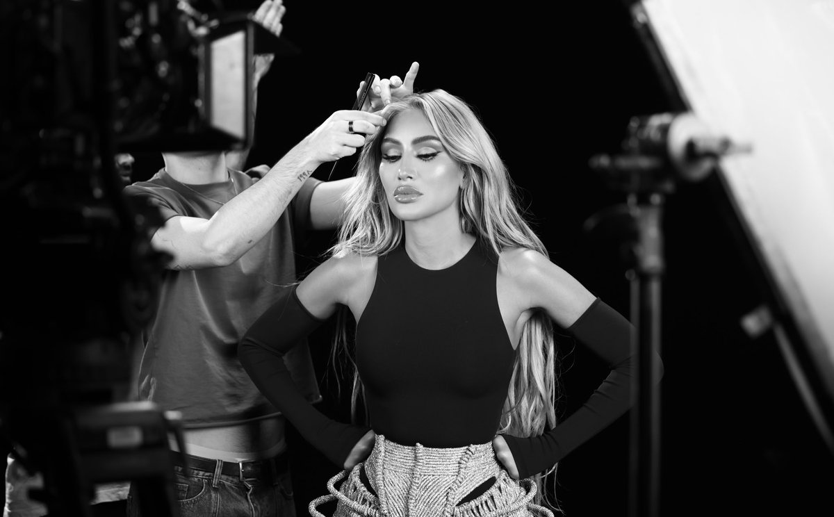 Go behind the scenes of #AKHERSAHRA music video OUT NOW on my youtube channel⚡️youtu.be/0RntDBCRPFA?si…