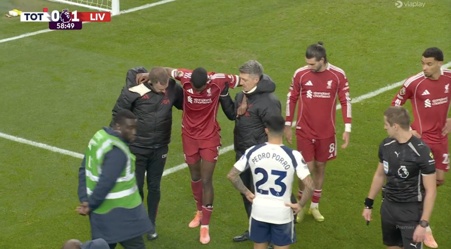 لا يوجد لاعب حظه أسوأ من إيزاك في هذه اللحظة. إيزاك كان على دكة بدلاء ليفربول وشارك في الشوط الثاني أمام توتنهام. إيزاك سجل الهدف الأول لـ ليفربول في الدقيقة 56. إيزاك يخرج من المباراة بسبب إصابته القوية خلال تسجيله الهدف في الدقيقة 60 