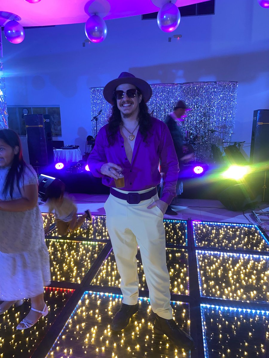 + um ano em q humilhei tdo mundo cm a minha humildade. Msm odiando trabalhar, sigo sendo o jogador + caro e o melhor funcionário que alguém pode contratar. Esse ano, ganhei a maior nota cmo melhor funcionário e ainda um curso. Além dsso, a empresa fez uma festa em minha homenagem