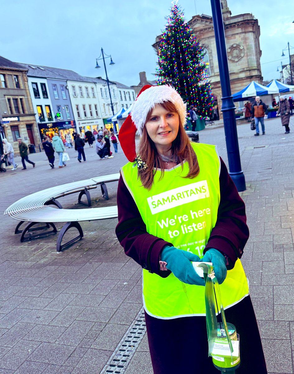 CArchibald_SF's tweet photo. Fab to support the annual @samaritans collection - every year it is so heartening to see the generosity of people &amp; support the Samaritan’s absolutely vital work.

If you’re struggling &amp; need to talk to someone this Christmas or anytime, the Samaritans are there 24/7 on 116 123💚 https://t.co/9x7QbN3M9t