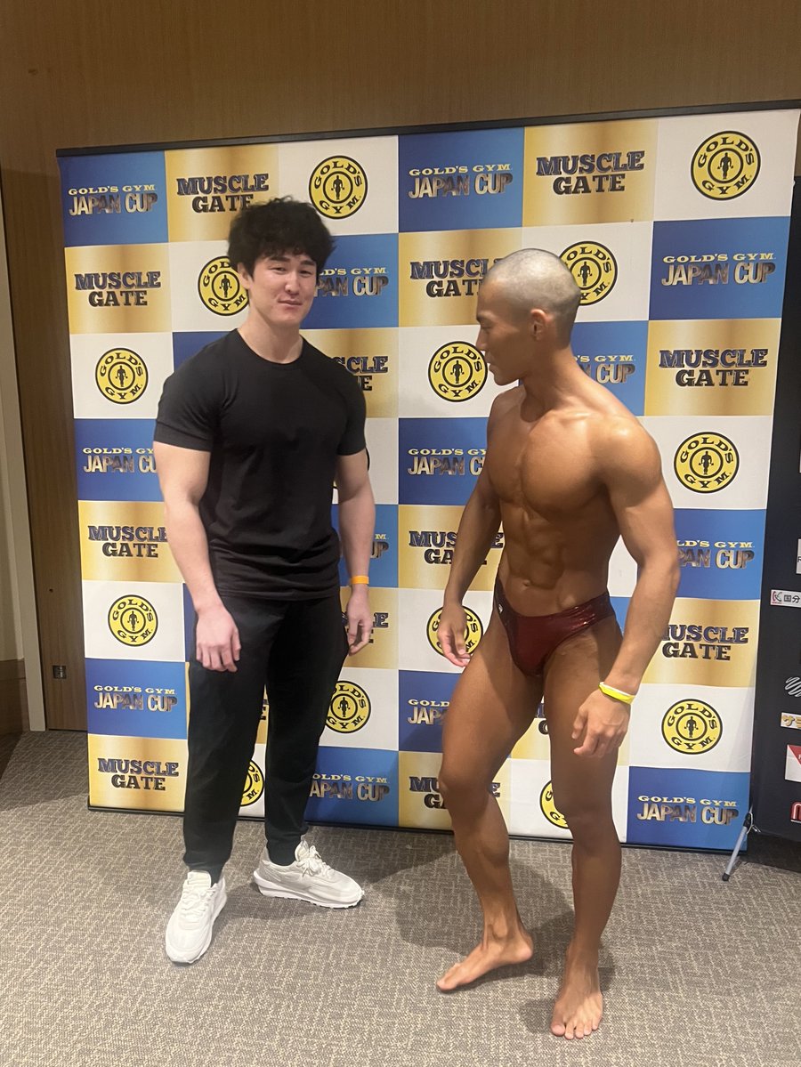 debeso_hs's tweet image. 昨日緊急で開かれた鮭皮師匠との会合の様子

1枚目 ケツを見て興奮するド変態(褒め言葉)

2枚目 ビルパンの位置を直すビルダーの鏡

3枚目 正しい着こなしになりご満悦

4枚目 ﾄﾞﾔｧｧｧｧｧｧｧｧｧｧｧｧｧｧｧ~~