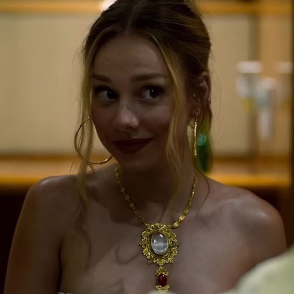 Ester Expósito (@bestofester) on Twitter photo 