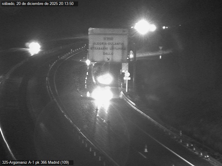trafikoaEJGV's tweet photo. ℹ️Azken orduko #Informazioa:

❌#A1 ITXITA Irungo norantzan
➡️Hartu 367. irteera (#A3100)

ℹ️Información de última hora:

❌A-1 CORTADA sentido Irun
➡️Desvío por salida 367 (A-3100)

☎️011

#Sua #Trafikoa https://t.co/wYzV7cKzW1