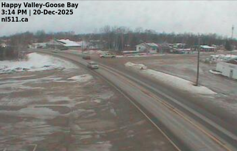 rcbstormpost's tweet image. Temps tanking now, but not before the windy, mild #NLwx took a serious bite out of the snowpack.

#GanderWest: 33 cm on ground yesterday morning; just 8 cm average this afternoon, with many bare patches.

Goose Bay #YYR: 67 cm down to 35 cm in 24 hrs.

Lots of double-digit highs!