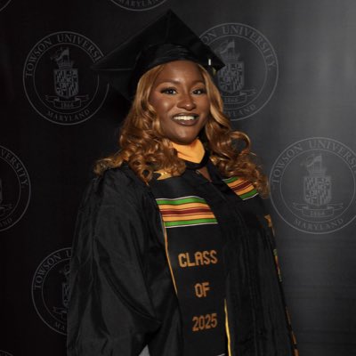 __BriaDanielle's tweet photo. Two Degrees #masteredit 🎓🎓 https://t.co/kH01KADsDZ