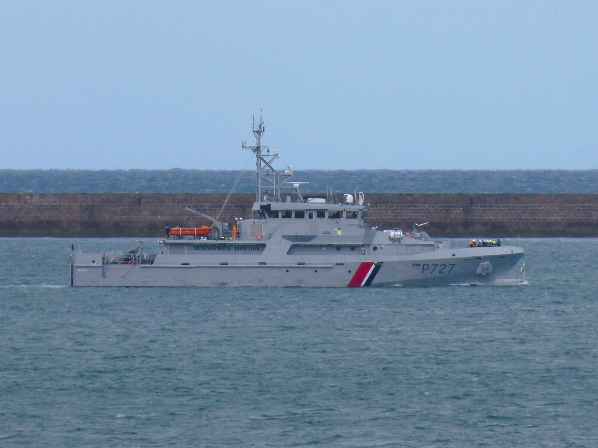 Image de Préfecture maritime Manche et mer du Nord - [#Opération] le samedi 20 décembre, suite à une avarie de propulsion, une vedette de plaisance a été