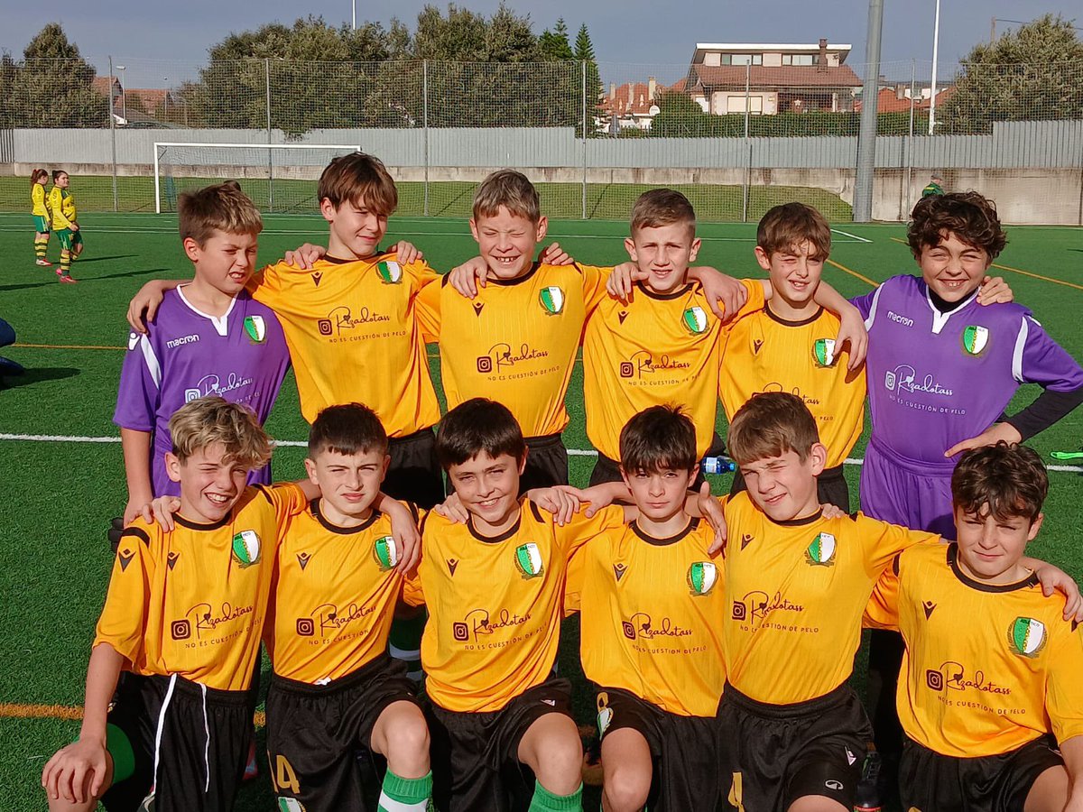 ATPerines's tweet image. 📸 ¡La foto de la victoria de nuestro Alevín A tras vencer 1-6 al Marina Sport!

#ATPerines #ElEsfuerzoNoSeNegocia #santander