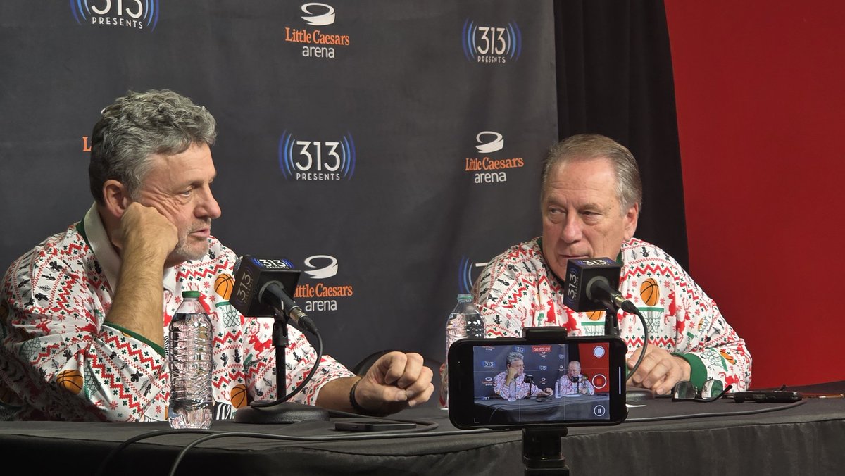 RicoBeard's tweet image. Maybe the only time you see a joint coach press conference. Greg Kampe and Tom Izzo