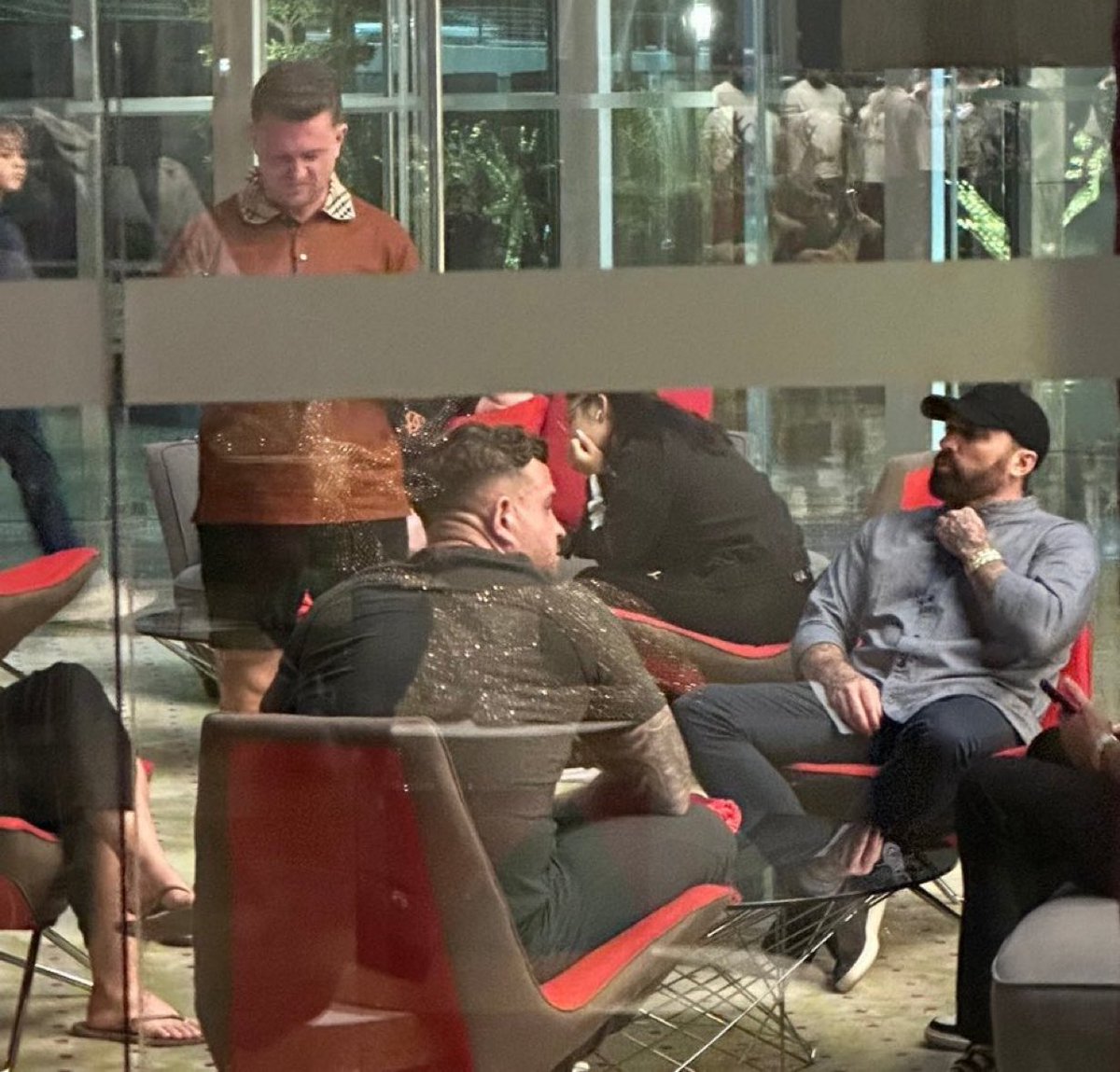 journalismtips's tweet image. Spot the cunt competition.