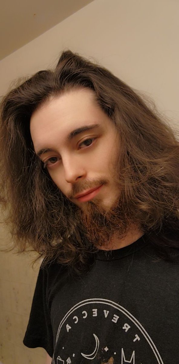 PROPERTYofFAFF's tweet image. I miss when i had hair