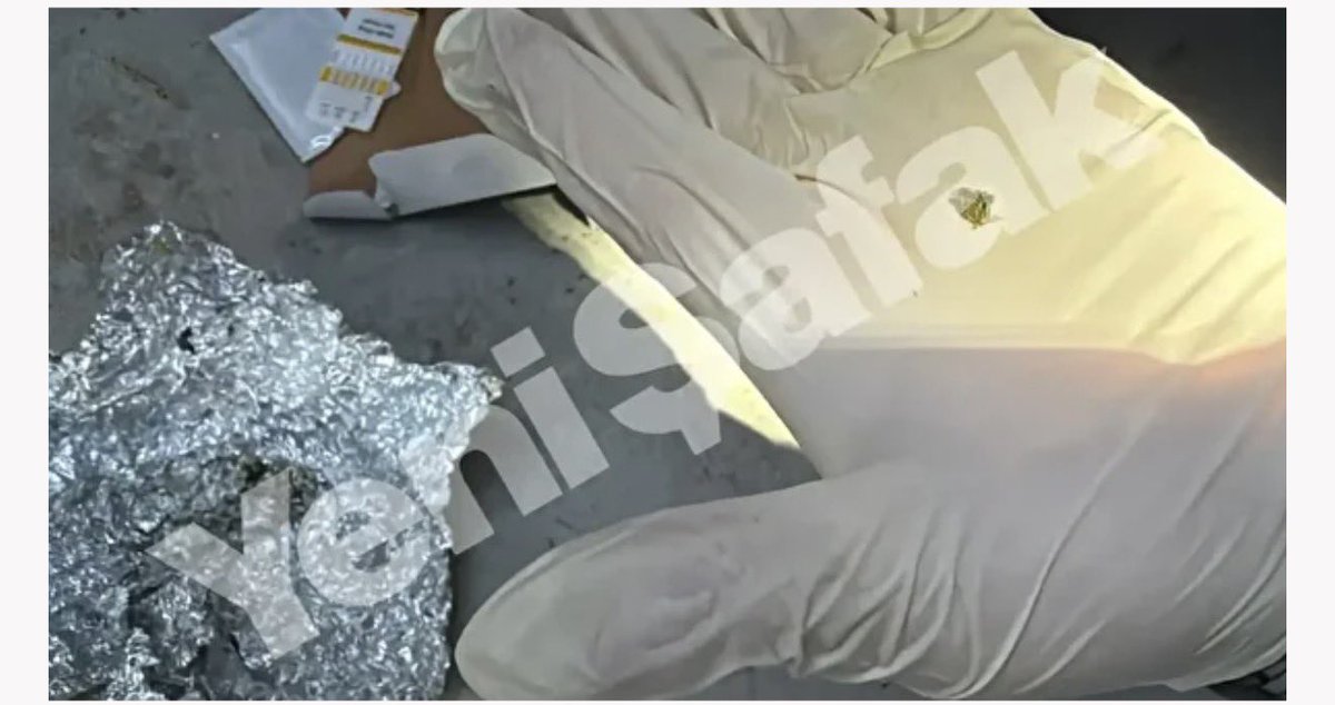 SON DAKİKA - Sadettin Saran'ın Çanakkale'de evdeki buluntularda THC (esrar) değerinin pozitif verdiği görüldü.(Yeni Şafak)

İstanbul'da adresinde yapılan aramada ise kokain maddesi kalıntıları olan cam kavanoza kriminal inceleme için el konuldu.