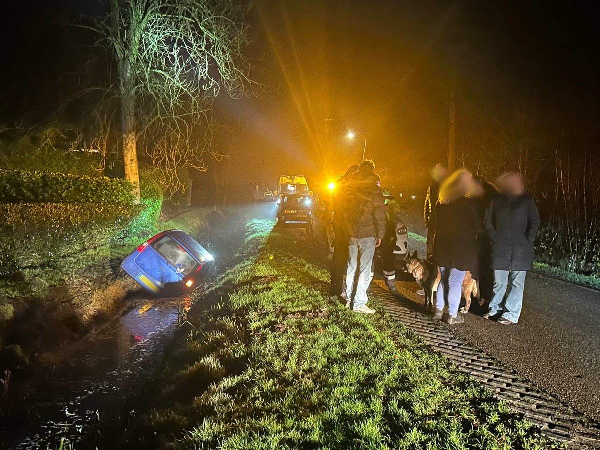 Dronken automobilist gewond bij auto te water in Jubbega
