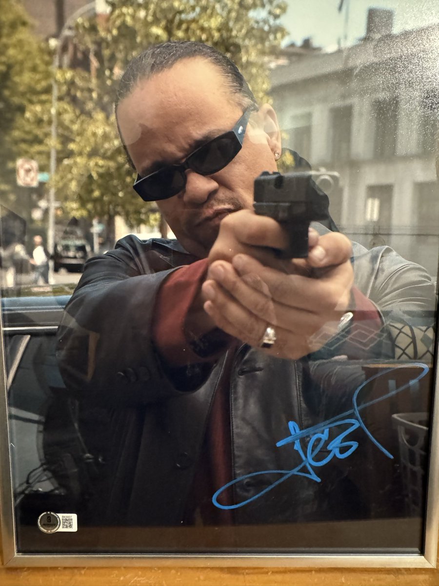 ccmac316's tweet image. Best white elephant gift ever!! @FINALLEVEL