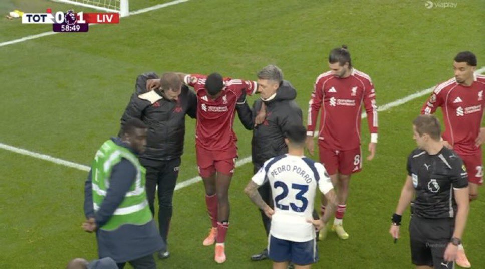 Even if your battery is 1% leave a Red heart for Isak ❤️ https://t.co/hCSqn7y6zn