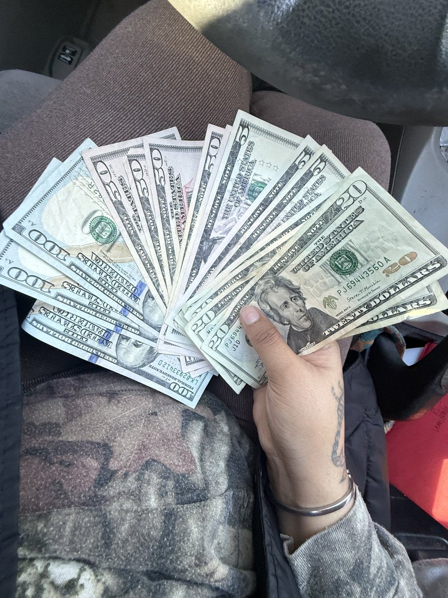 paythepuma's tweet photo. I love having a fat juicy ass 💞💞💞

findom femdom puma worship fartslave https://t.co/KTZFvm6j7e