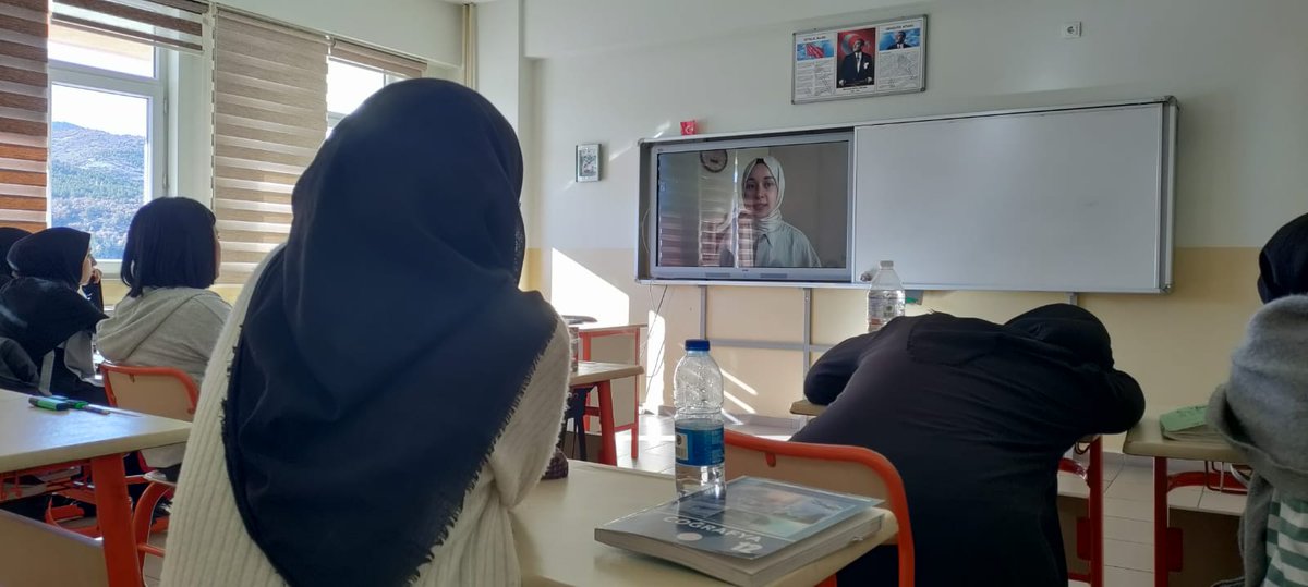 bavgkaihl's tweet photo. Hedef YKS Aylık Planımız Kapsamında Bu Hafta, YKS'de Derece Yapan Öğrencilerden Motivasyon ve Süreci Yönetmeye Dair Tavsiyeler Dinledik. @meb_dinogretimi @Yusuf__Tekin @AsumanArslanns1 @TCKIZILCAHAMAM @KhamamilceMEM @ccanturk_ @CelileErenOKTEN https://t.co/e1IjzPVus3
