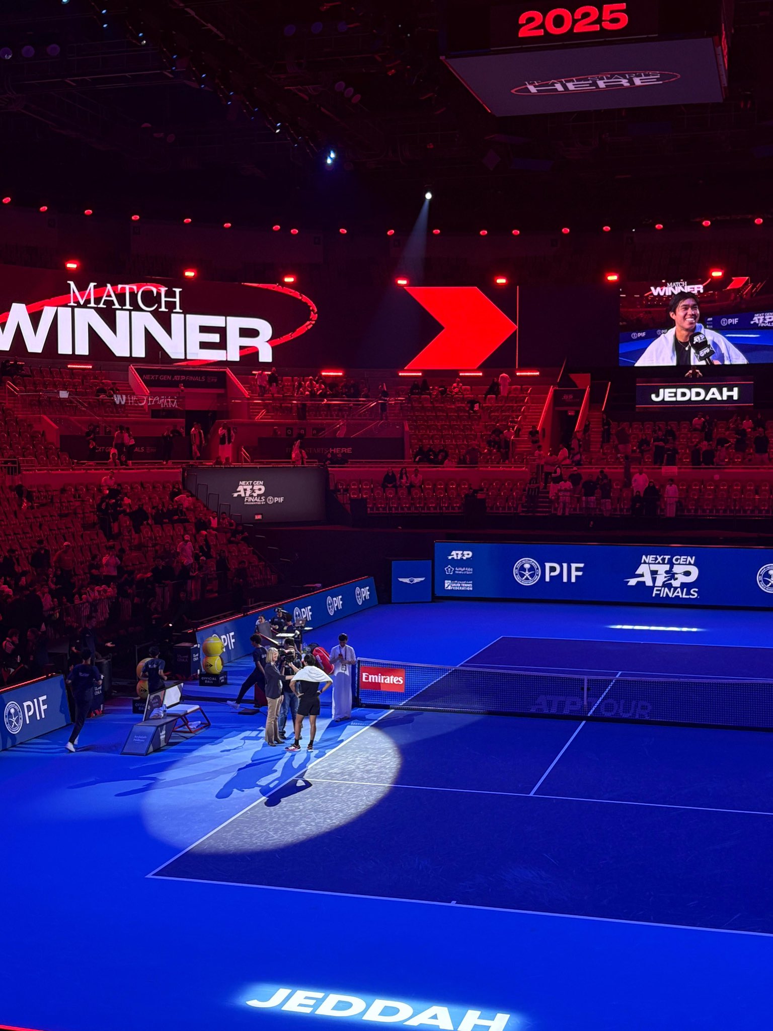 الأميركي ليرنر تين، وصيف البطل العام الماضي يتأهل إلى نهائي بطولة نهائيات الجيل القادم للمرة الثانية على التوالي، بعد فوزه على مواطنه نيشيش باسافاريدي بثلاث مجموعات في مواجهة الدور النصف نهائي. #نهائيات_الجيل_القادم 