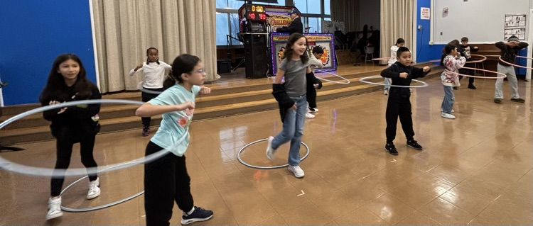 Smiles, laughter, cheers, and buzzers could be seen and heard in the halls of Barnum Woods as students played their favorite game show… The Brain Challenge TV Game Show! Thank you to the BW PTA for another amazing assembly! <a href="/emeadowschools/">East Meadow Schools</a>