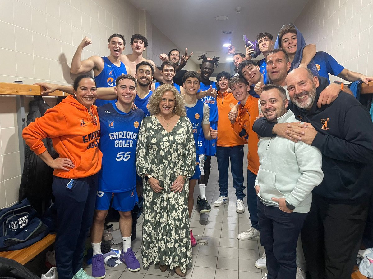 Grande nuestro equipo que firma la octava victoria de la temporada dedicándosela a nuestra Presidenta por su 53 cumpleaños. Felicidades Irene 🧡🧡🧡🧡