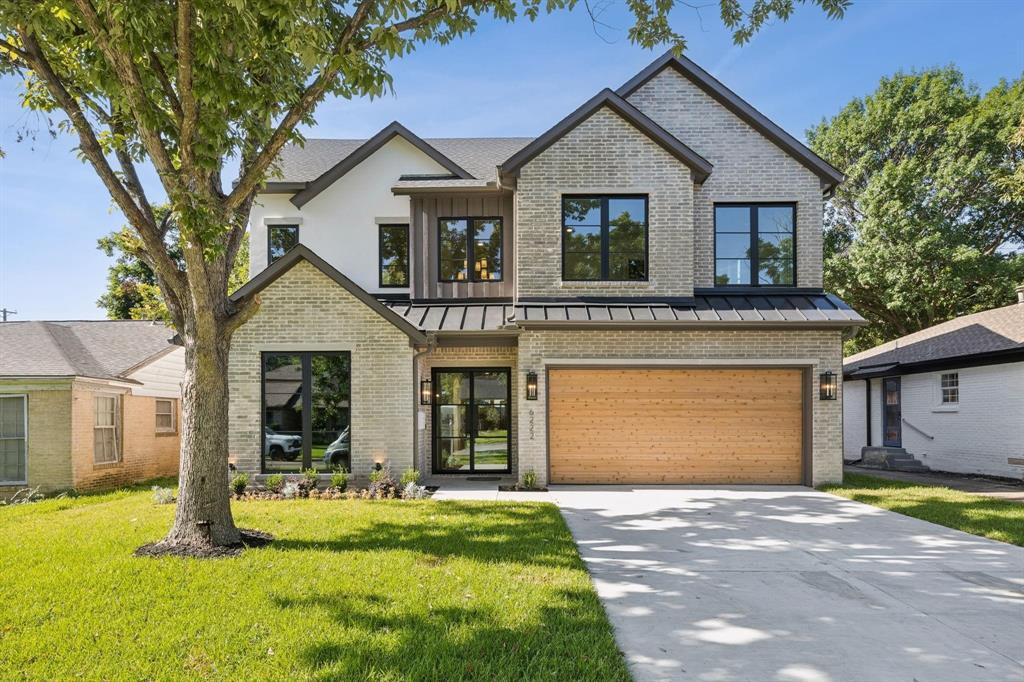 kevinmcgovern's tweet image. 6222 Anita St, Dallas 💎 $2,095,000
New transitional modern by Levy Porpino! 4BR, 4 full &amp;amp; 2 half baths, chef’s kitchen w/ Viking appliances, game &amp;amp; media rooms, soaring ceilings &amp;amp; natural light 🏡✨
Call Kevin: 214-649-4446
#KevinMcGovern #CompassDFW #DallasLuxuryHomes