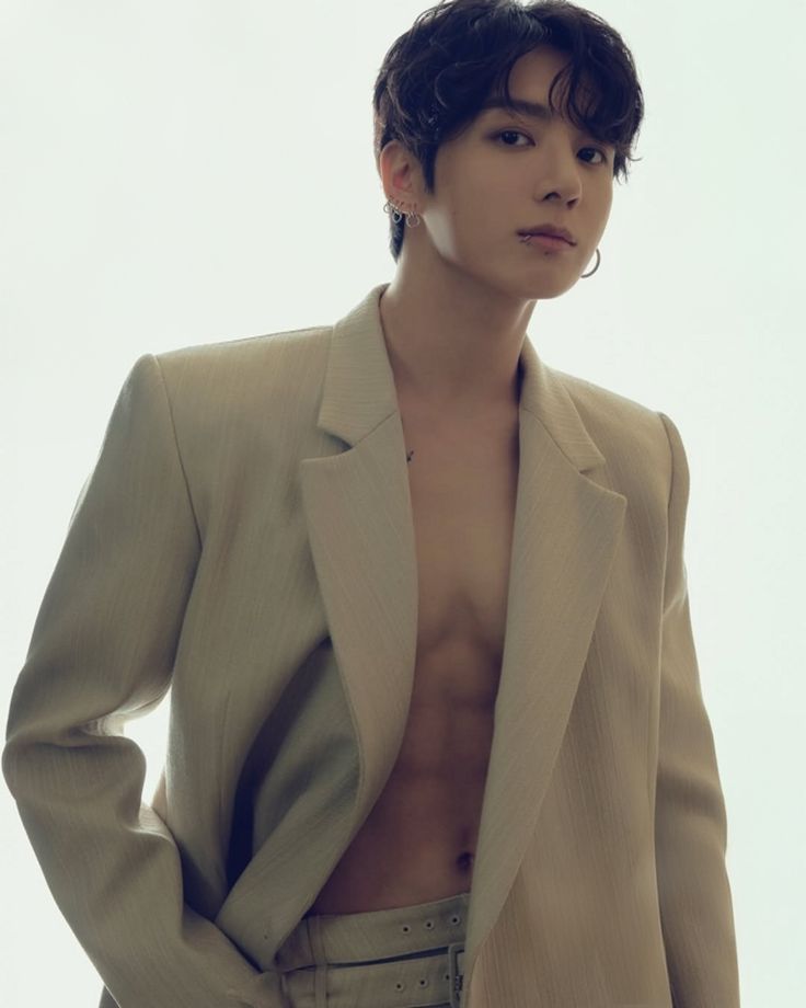 Heykel gibi herif yemin ederim