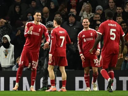 تغييرات سلوت تحسمها.. ليفربول يهزم توتنهام 2-1 رغم الغيابات والطردين 