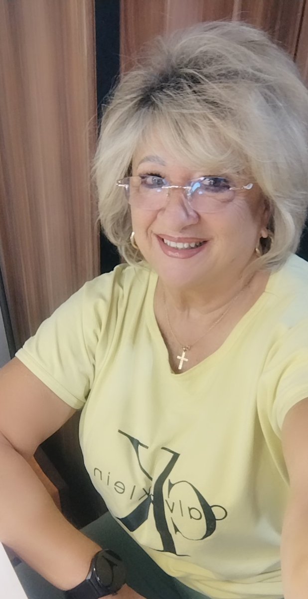 Happy weekend everyone 🍷