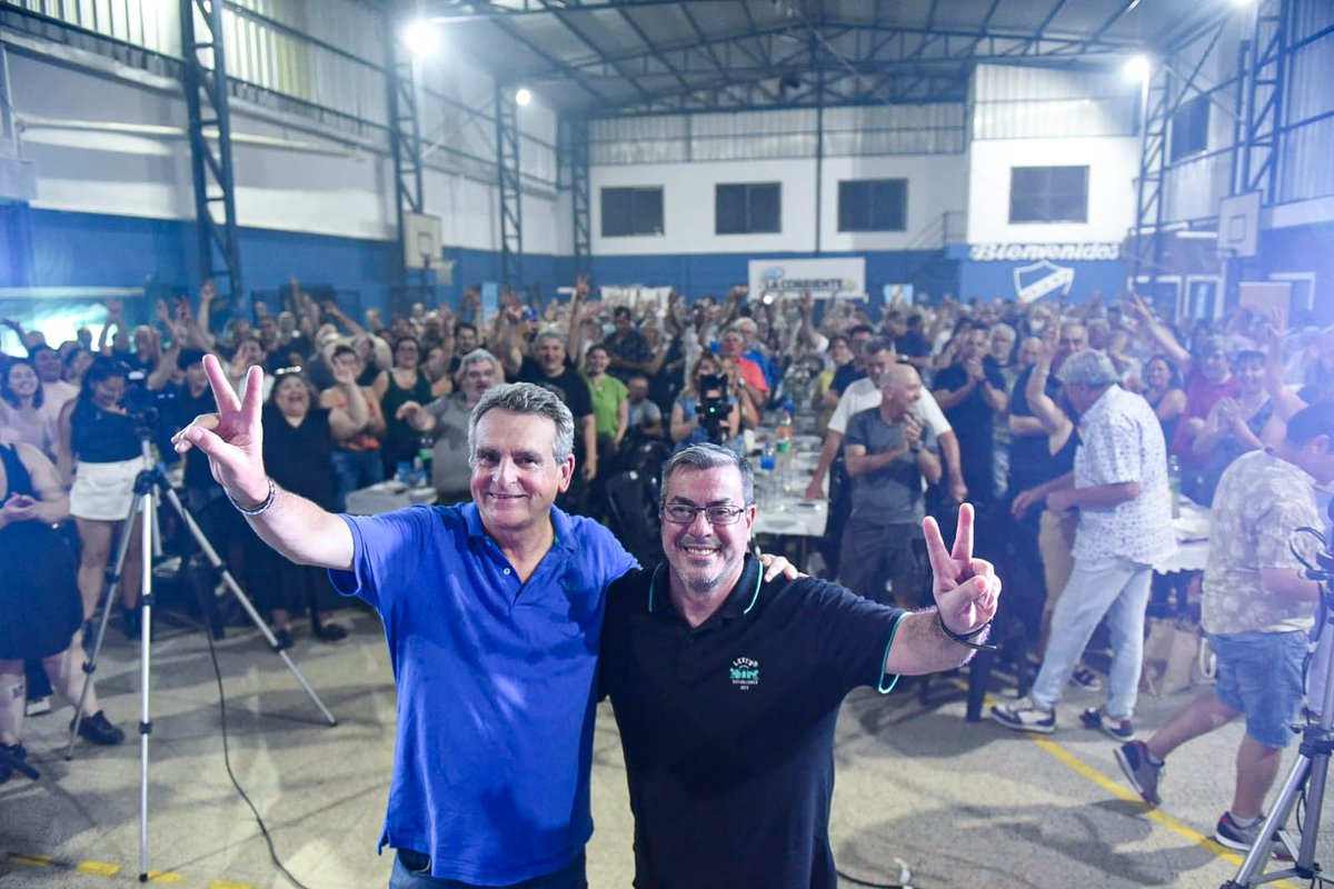 gerpmartinez's tweet photo. La militancia es encuentro, solidaridad y fraternidad.

✌️🤍 ~ Vamos a poner a la esperanza en el centro de la militancia política para construir el futuro que soñamos.

📍Gran encuentro de fin de año de La Corriente en Rosario.