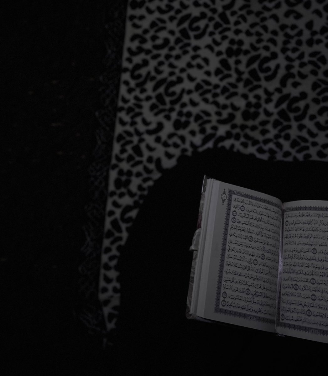 يا رب،في هذه الليلة التي لا تُردّ فيها دعوة،
جئتك بقلبٍ مُتعب لكنه واثق بكرمك.
يا الله،اجبرني جبرًا يداوي ما لا يراه أحد،
وارضَ عني رضا يُنقذ قلبي من نفسه .
وارزقني النصيب الجميل في كل ما أتمنى،
ما يُسرّ قلبي،ويطمئن خاطري،ويقرّبني منك،
ولا تجعل لي نصيبًا إلا وفيه خير 🖤.